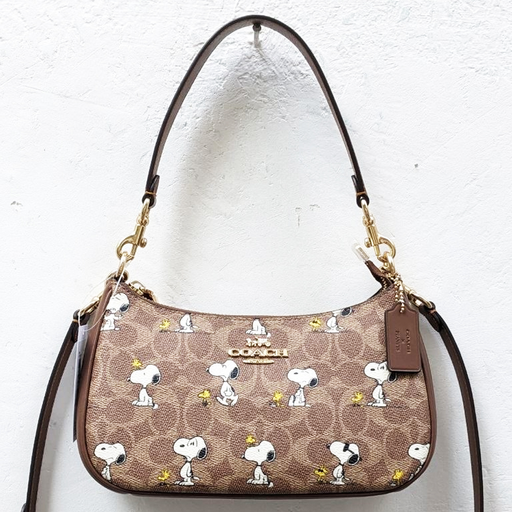 Coach CBJ88 Teri Signature Leather Shoulder Bag With Snoopy Print 1.jpg