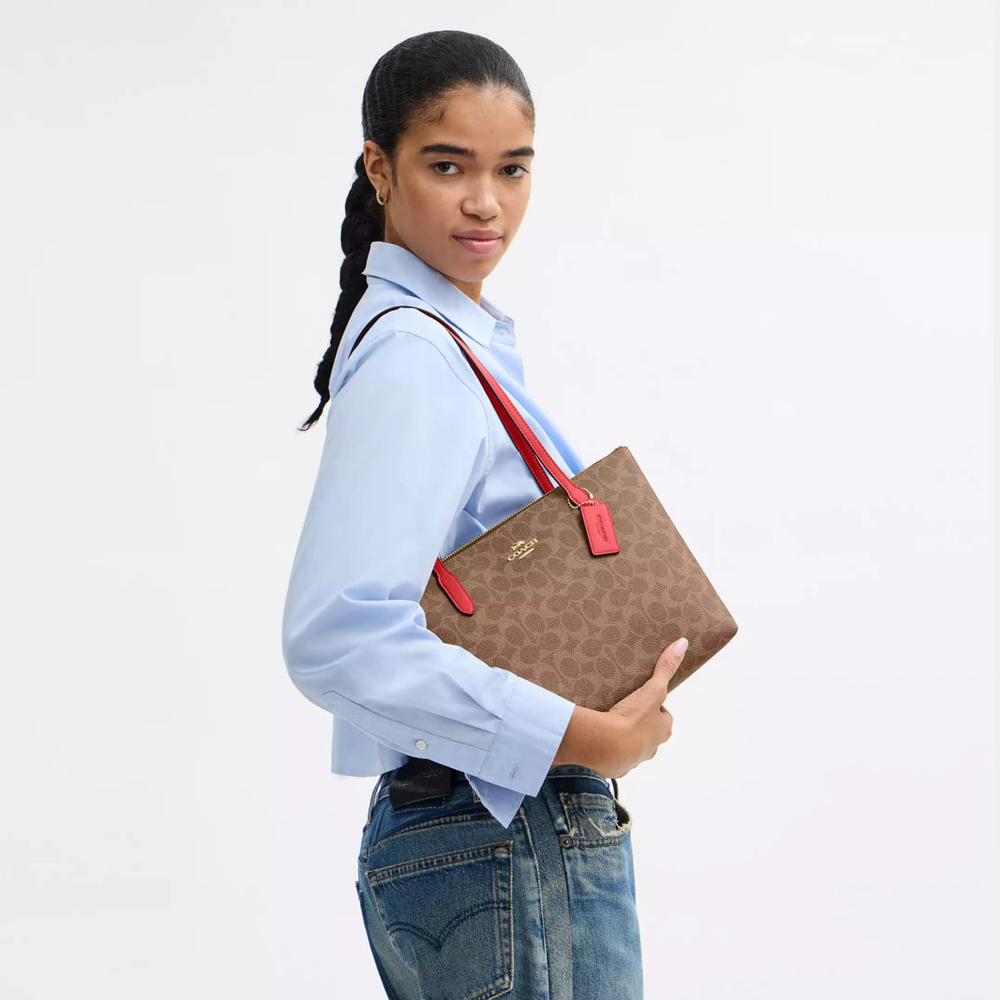 Coach CBT18 Tan Carnation 1.jpg