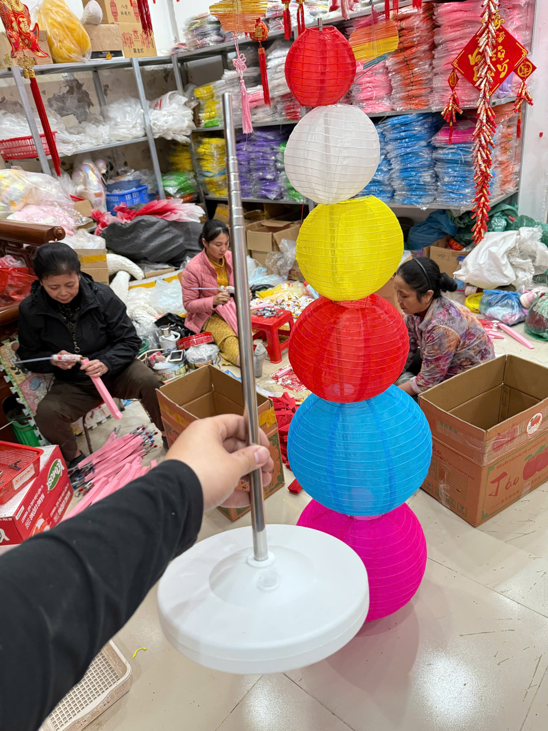 Cây cắm đèn lồng