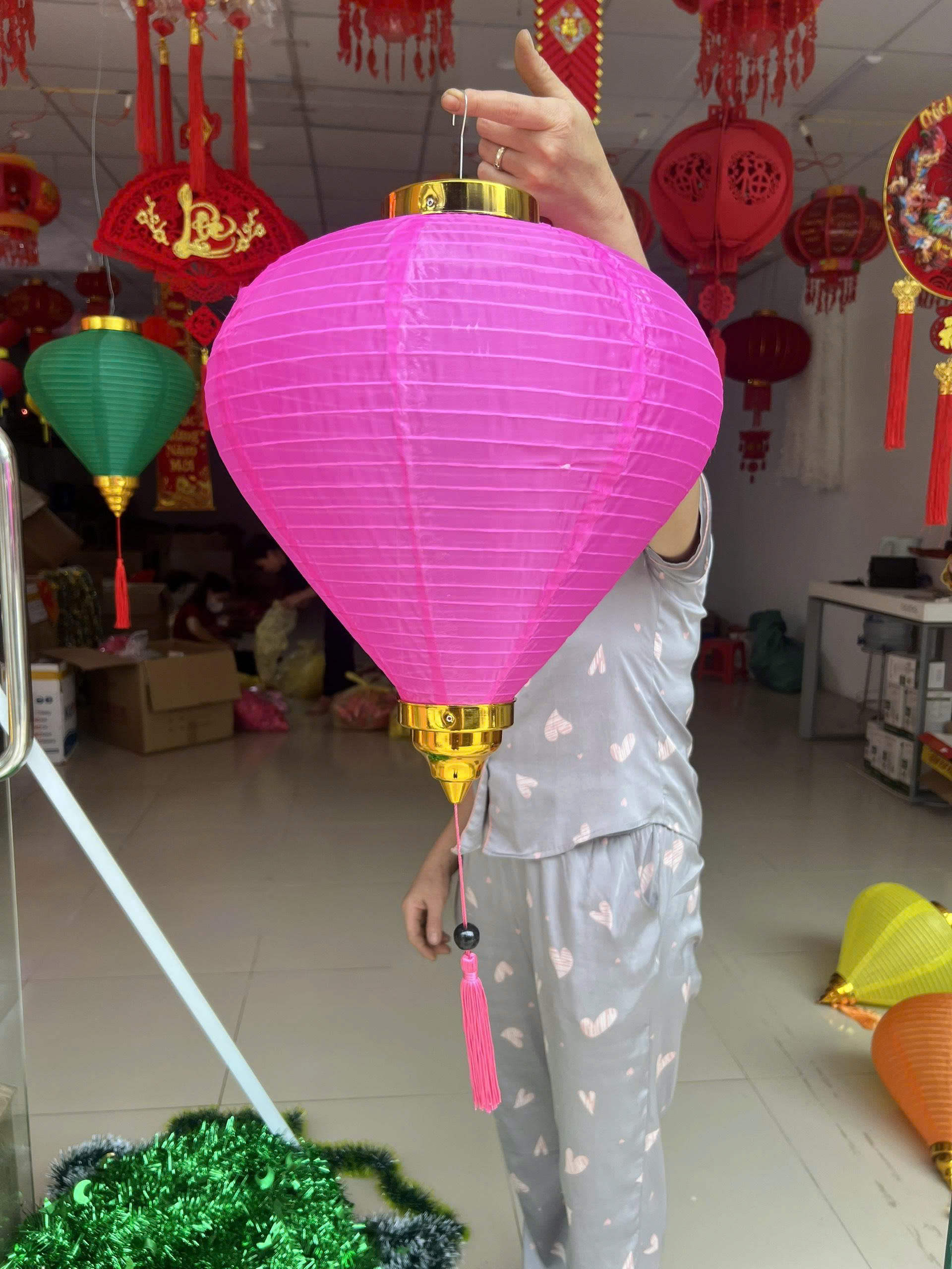 Đèn lồng hình Tỏi Vải thường L2 Lớn 35x45cm - Hồng