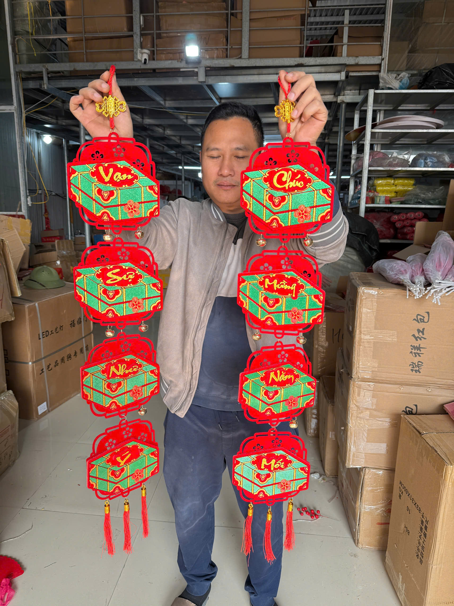 Đôi dây bánh trưng In nhung 7 màu có chuông