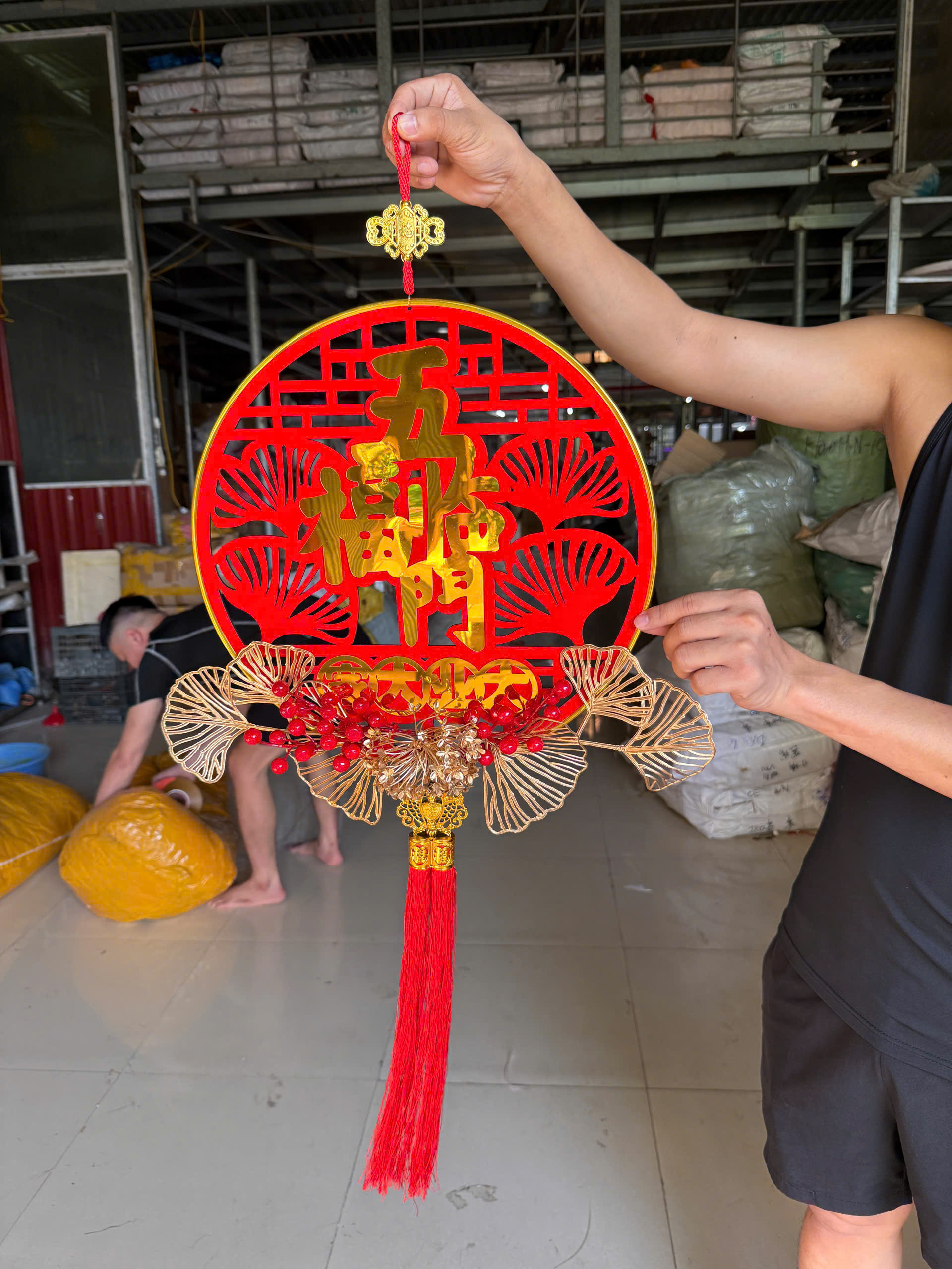 Khánh tròn nhung cứng CHỮ TẦU có hoa