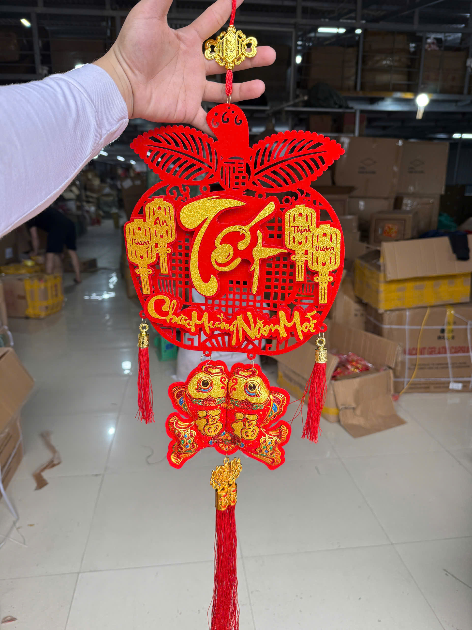 Treo quả táo đôi cá