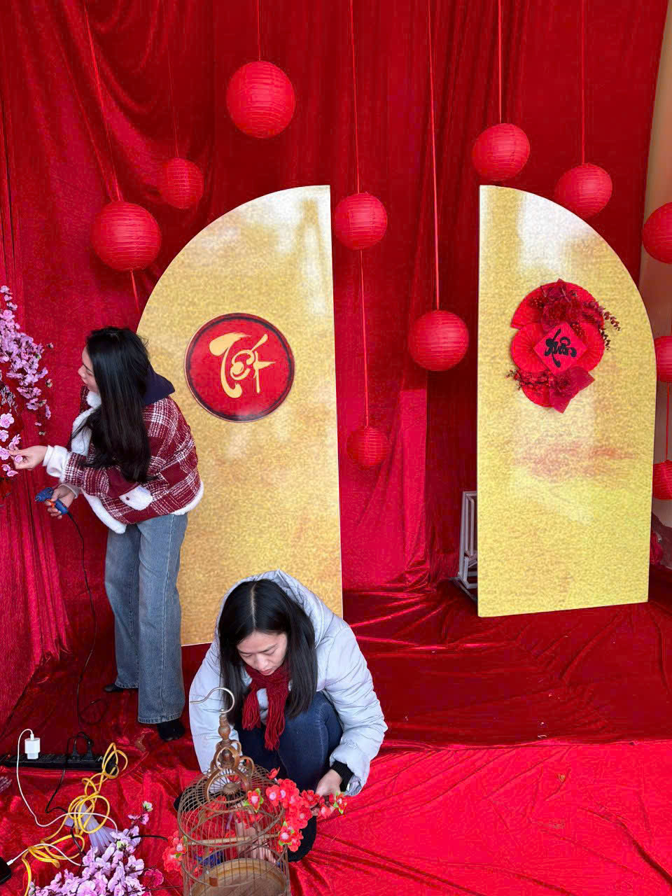 Vải nhung làm phông Đỏ Tươi