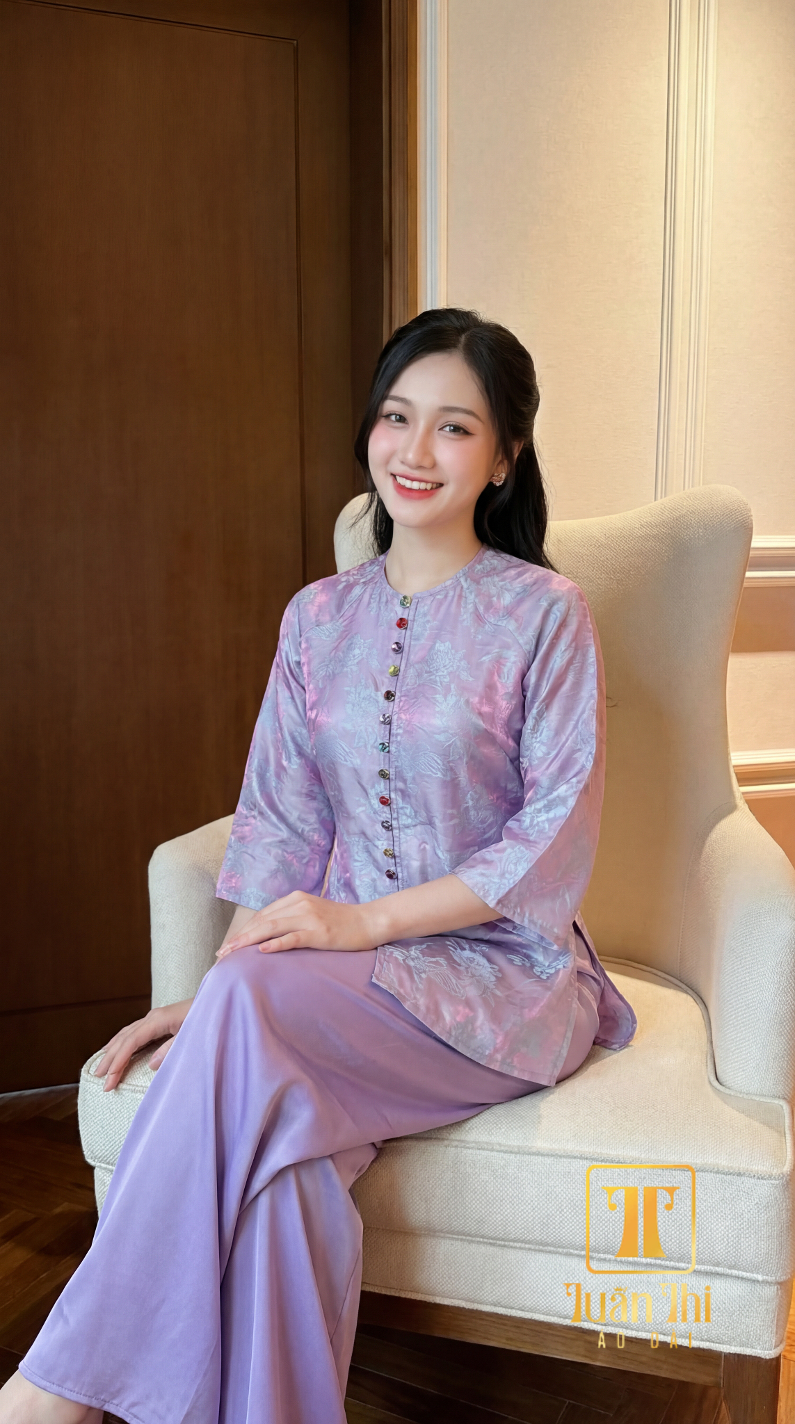 Ra-mat-BST-Ao-Ba-Ba-moi-Khi-di-san-gap-go-tinh-than-thoi-dai-3.jpg