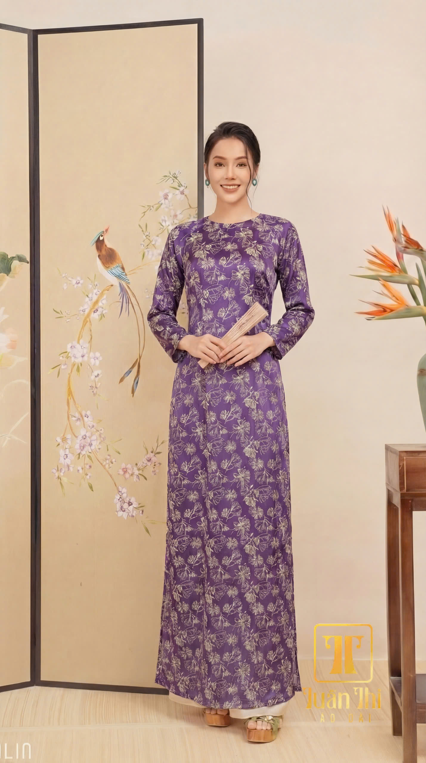 ADTT Lụa gấm tím Huế cổ tròn