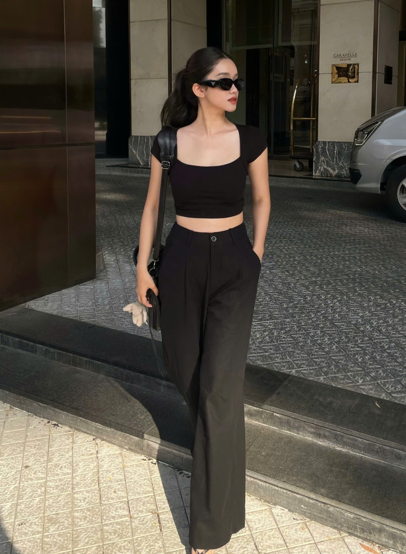 Áo cutout tay ngắn URATV 215