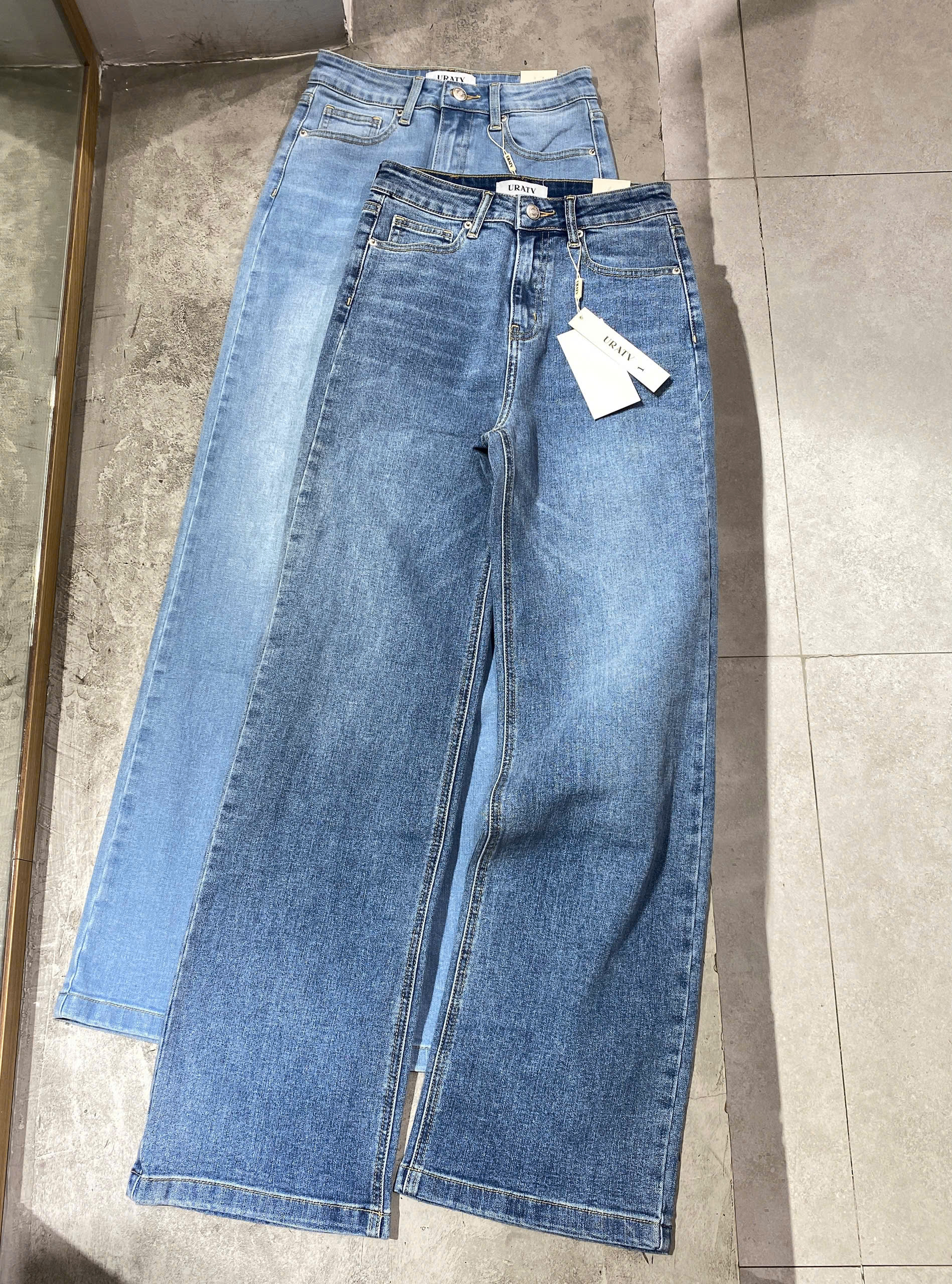 Quần jean URATV suông dài co giãn D104 375