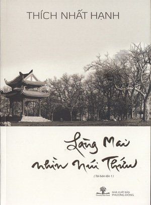 Làng Mai nhìn núi Thứu