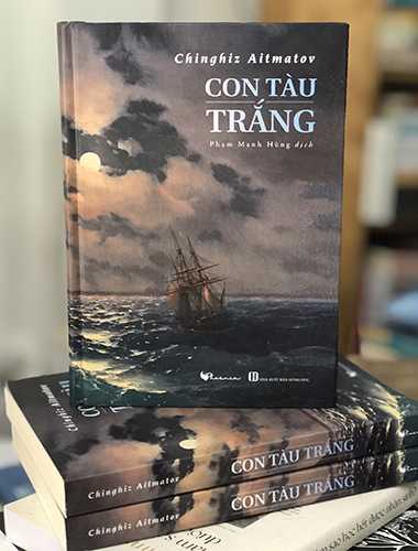 Con Tàu Trắng (Bìa cứng)