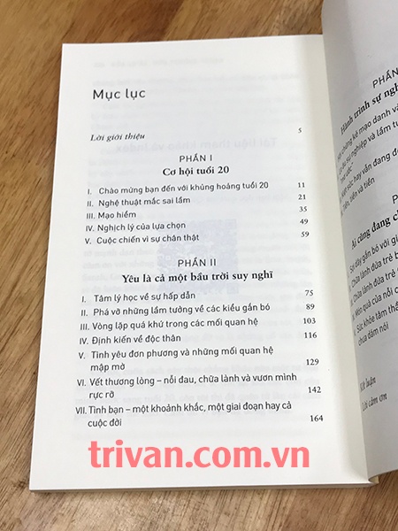 Nửa lo âu nửa trưởng thành - Hành trình tìm mình ở tuổi hai mươi - Jemma Sbeg