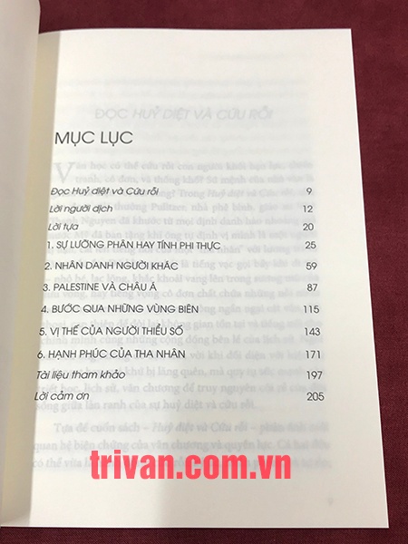 Hủy diệt và cứu rỗi - Viet Thanh Nguyen