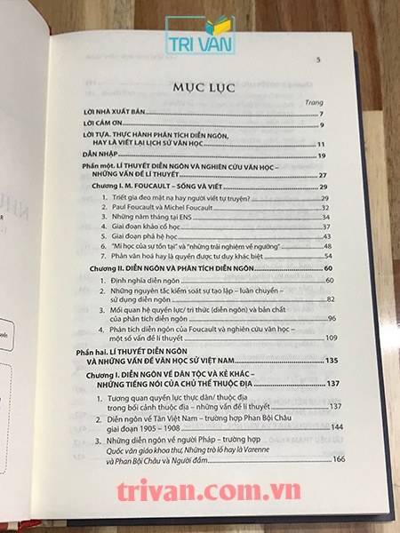 Văn Học Như Một Diễn Ngôn - Lí Thuyết Diễn Ngôn Của M.Foucault Và Văn Học Sử Việt Nam (Bìa Mềm)