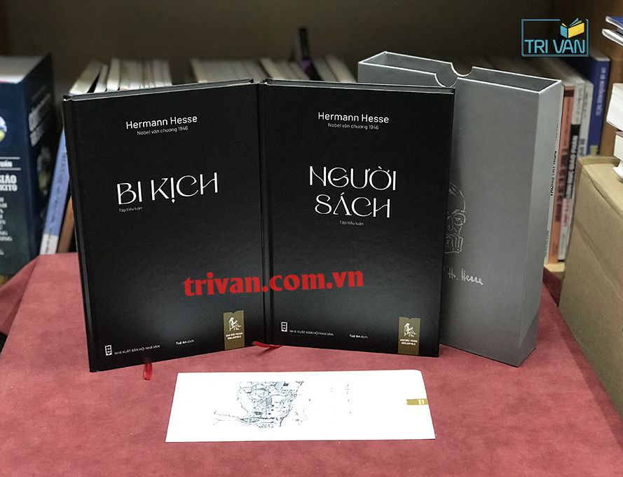 Boxes-2-cuon-sach-Nguoi-Sach-amp-Bi-Kich-Hermann-Hesse-7.jpg?v=1775461995