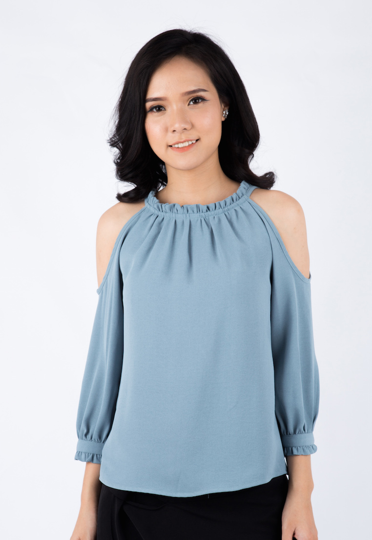 Áo Cổ Yếm Cut-out Vai - X