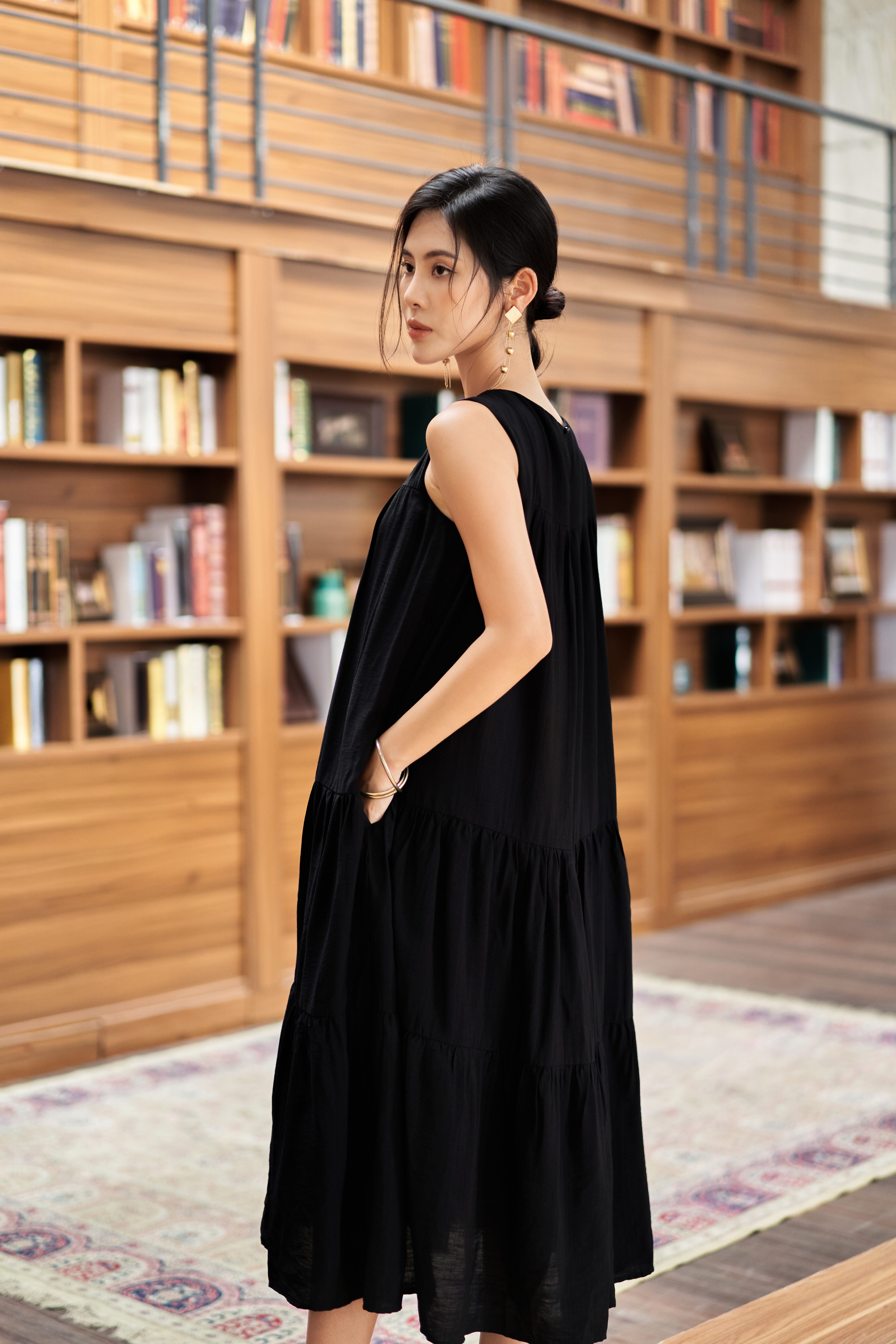 Đầm suông kiểu vest dài cột dây pha ren (Trắng) | AlvinStore.Vn