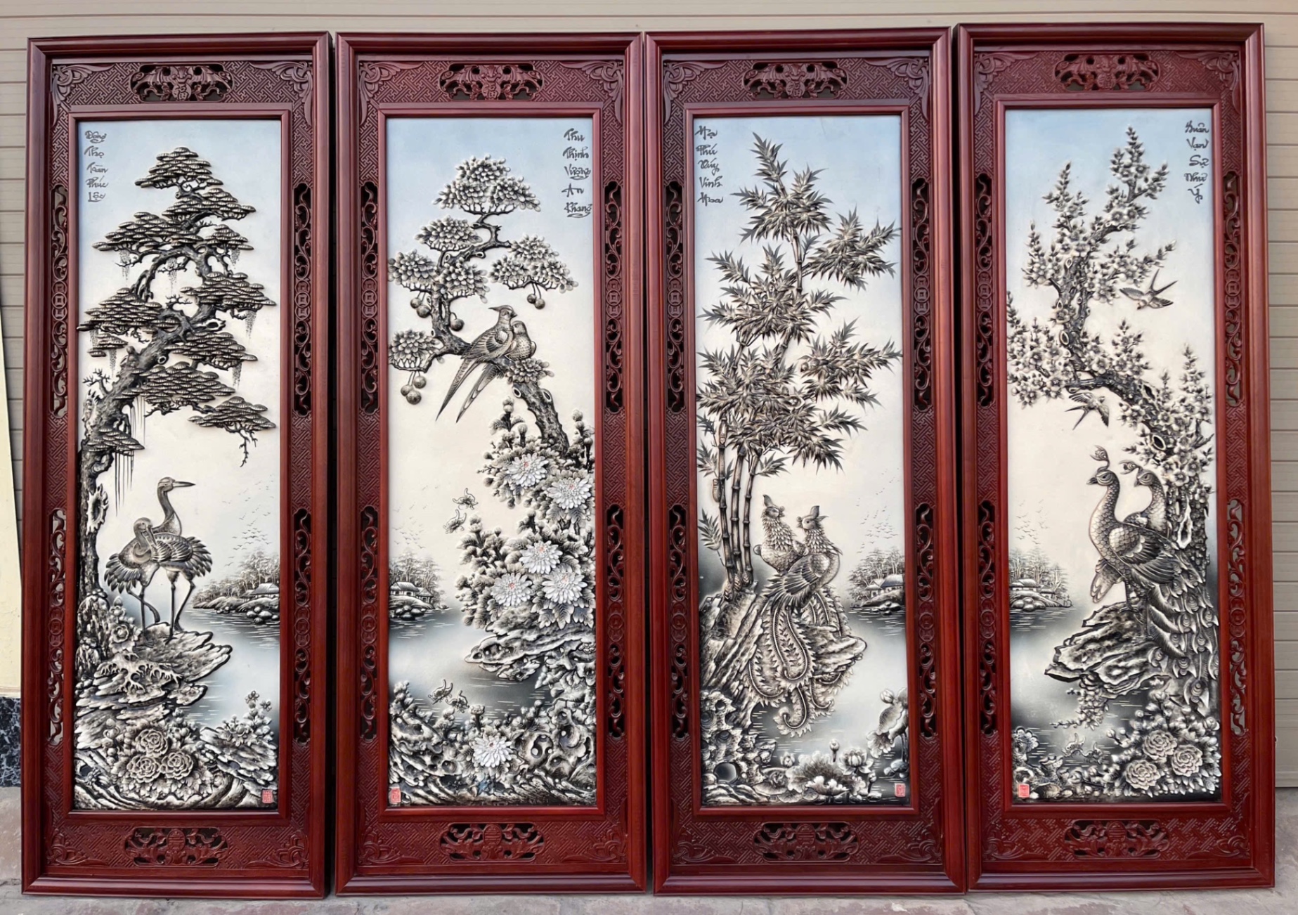Tranh sứ đắp nổi tứ quý “Xuân Hạ Thu Đông” QUY012