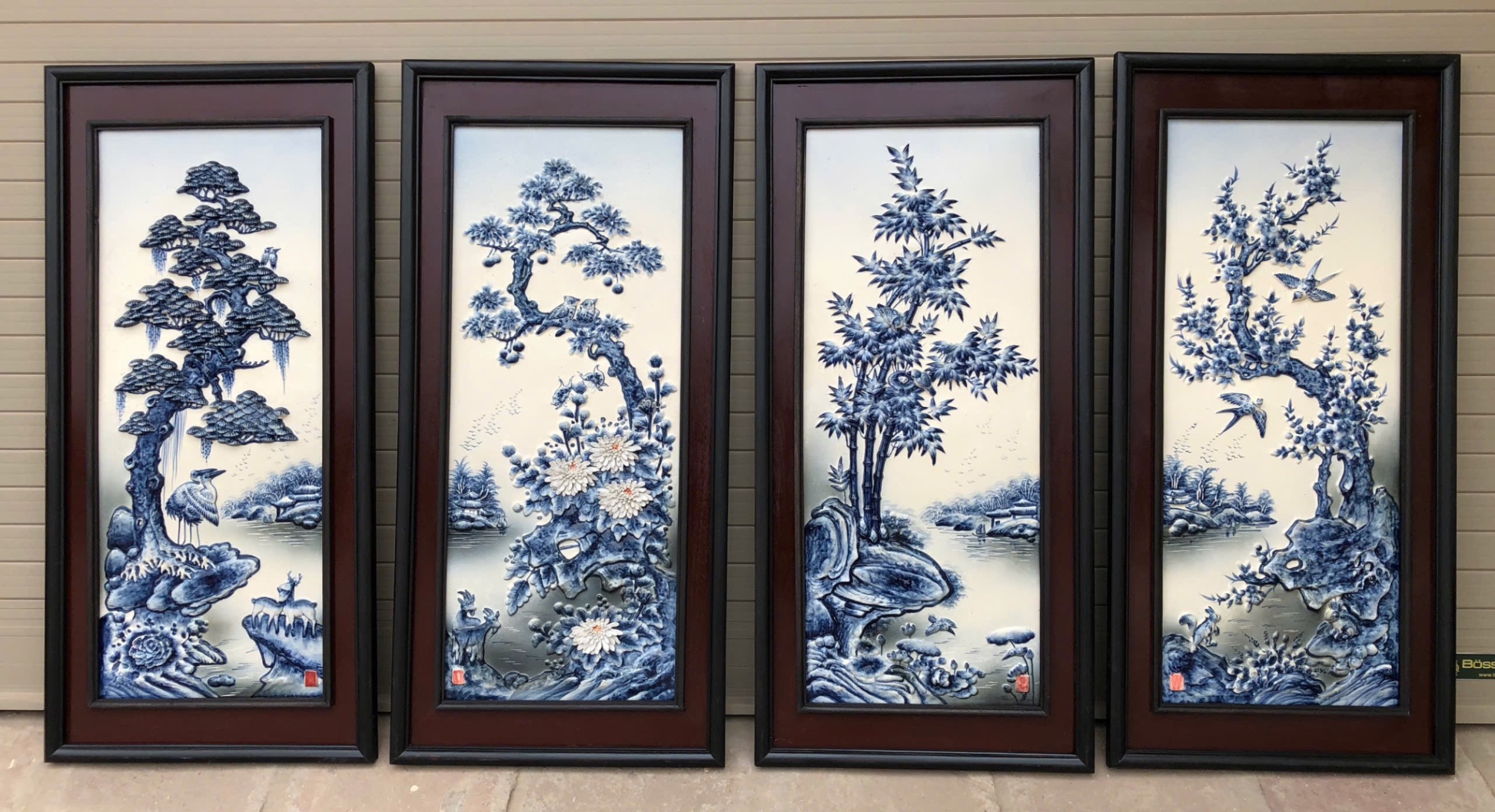 Tranh sứ đắp nổi tứ quý “Xuân Hạ Thu Đông” QUY037