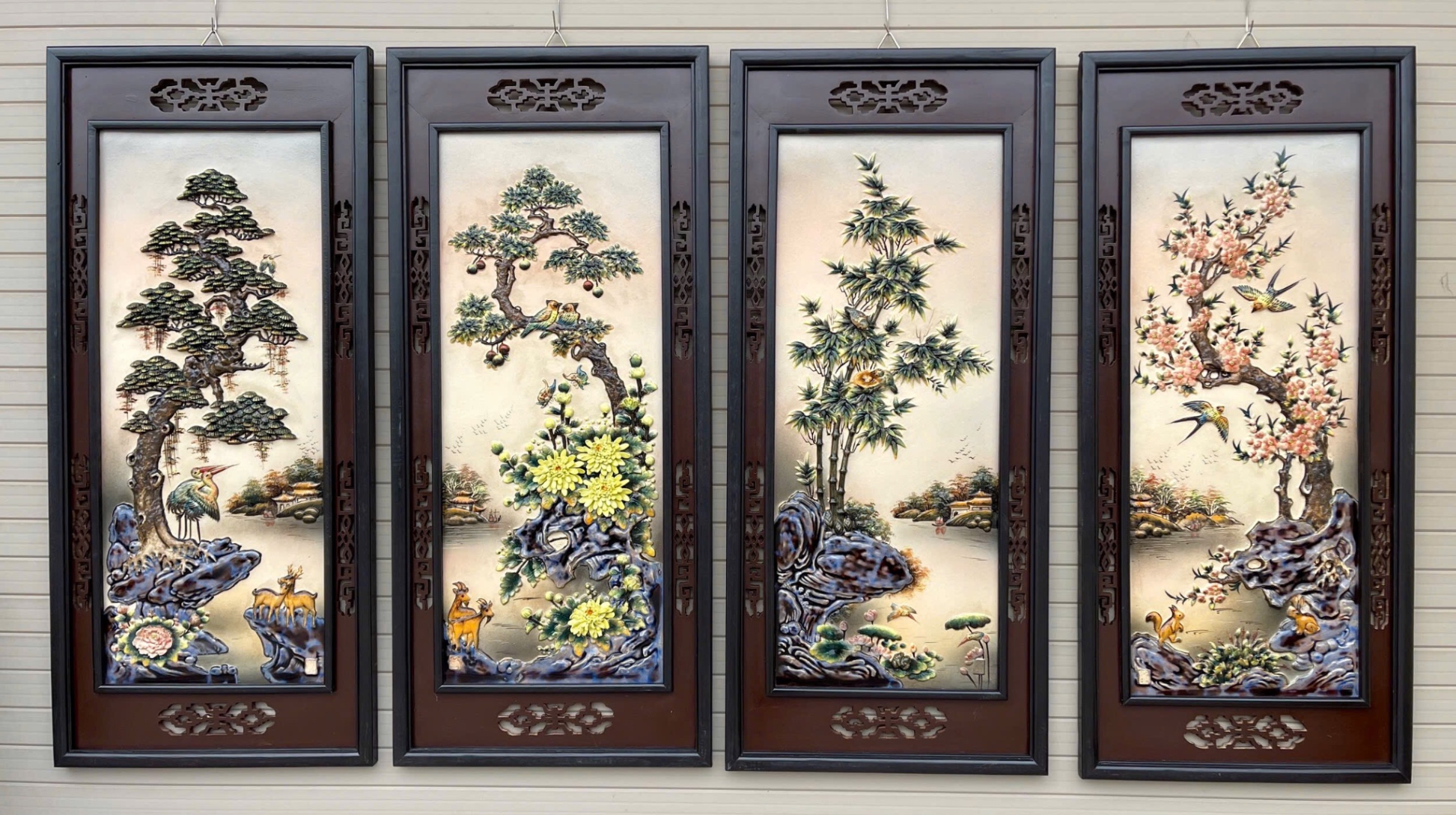 Tranh sứ đắp nổi tứ quý “Xuân Hạ Thu Đông” QUY016