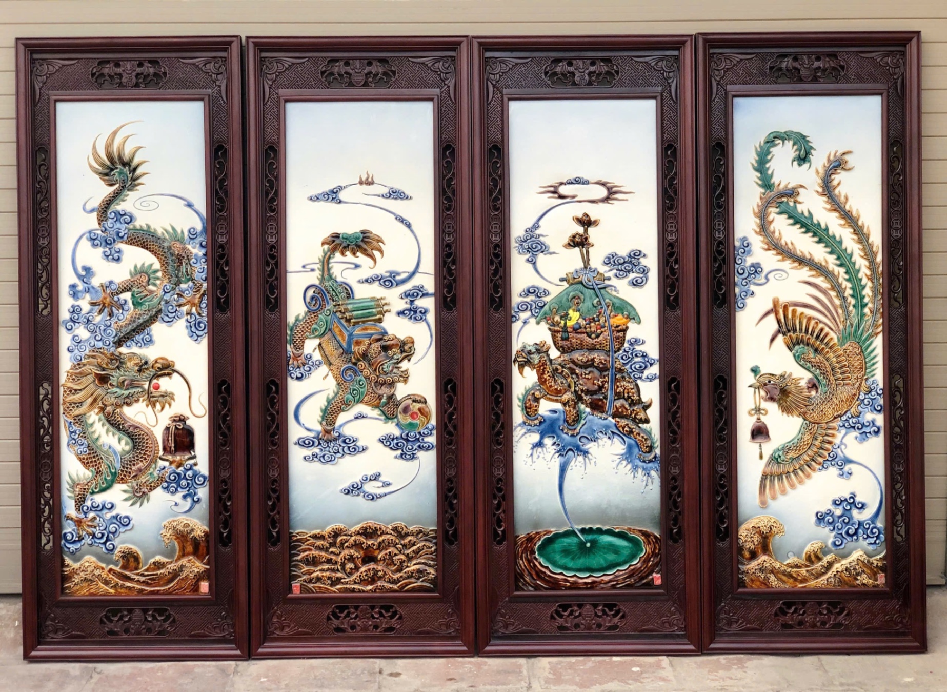 Tranh sứ đắp nổi tứ linh QUY014