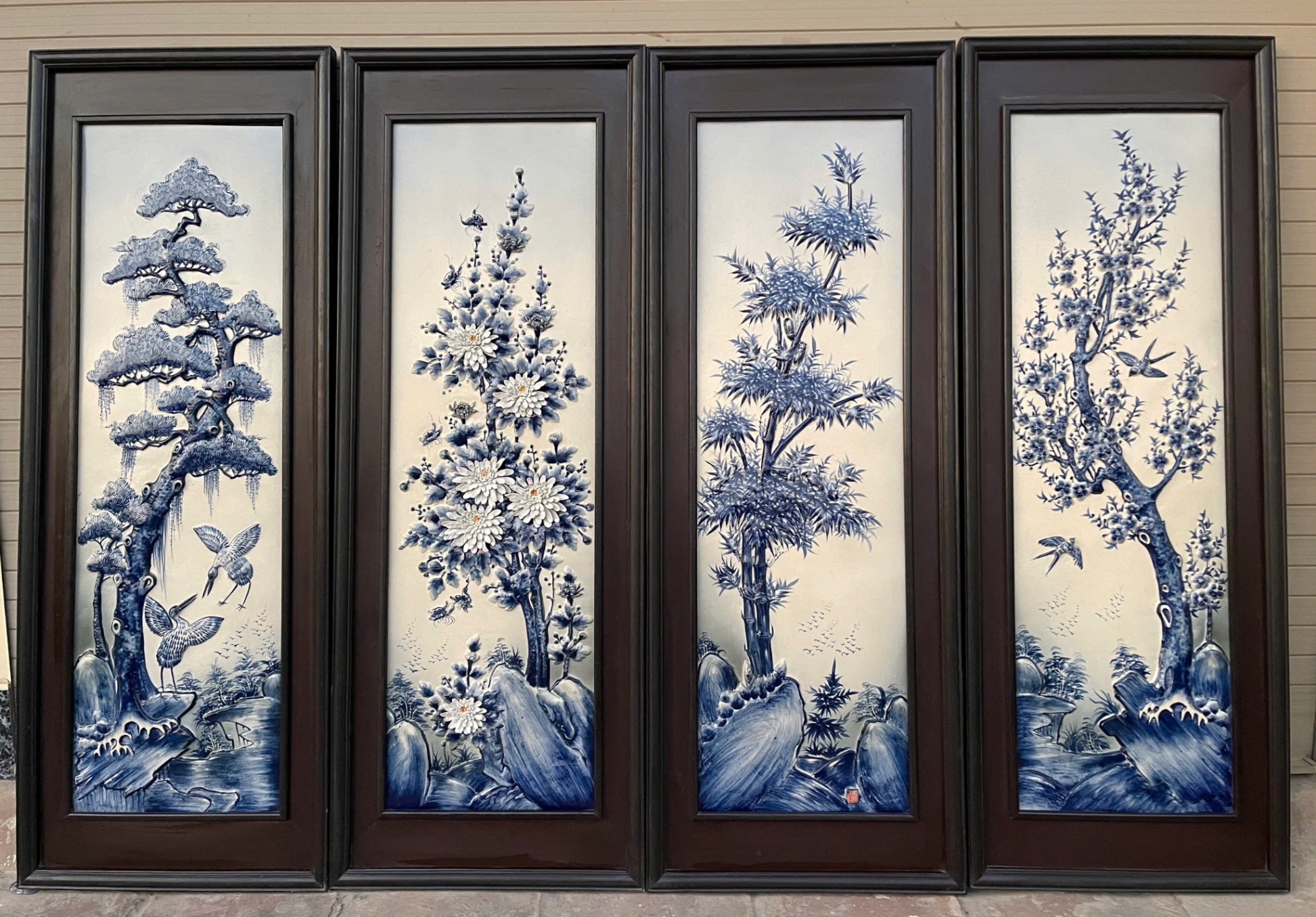 Tranh sứ đắp nổi tứ quý “Xuân Hạ Thu Đông” QUY010
