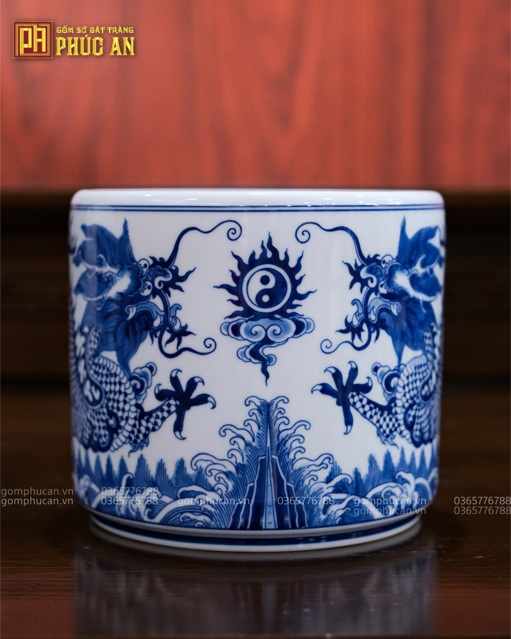 Bát hương vuốt men lam