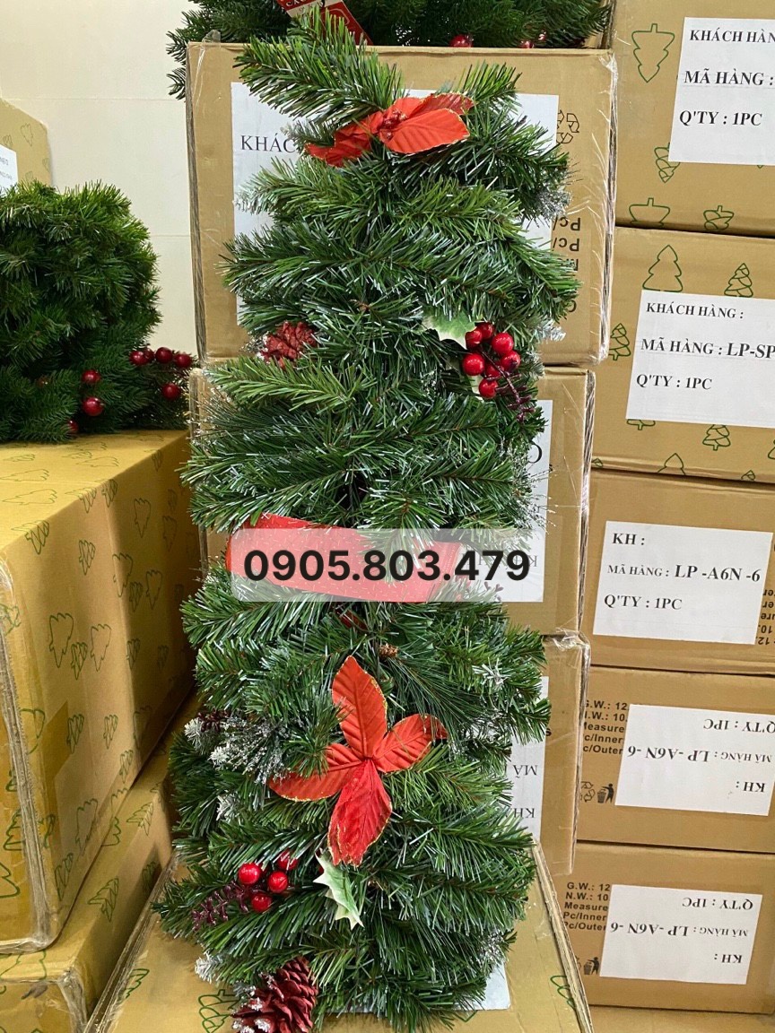 Dây thông trang trí noel 3 loại lá có trang trí sẵn dài 2m7