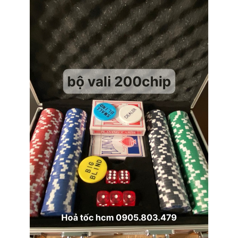 Bộ 200 chip poker không số lõi thép kèm vali nhôm sang trọng