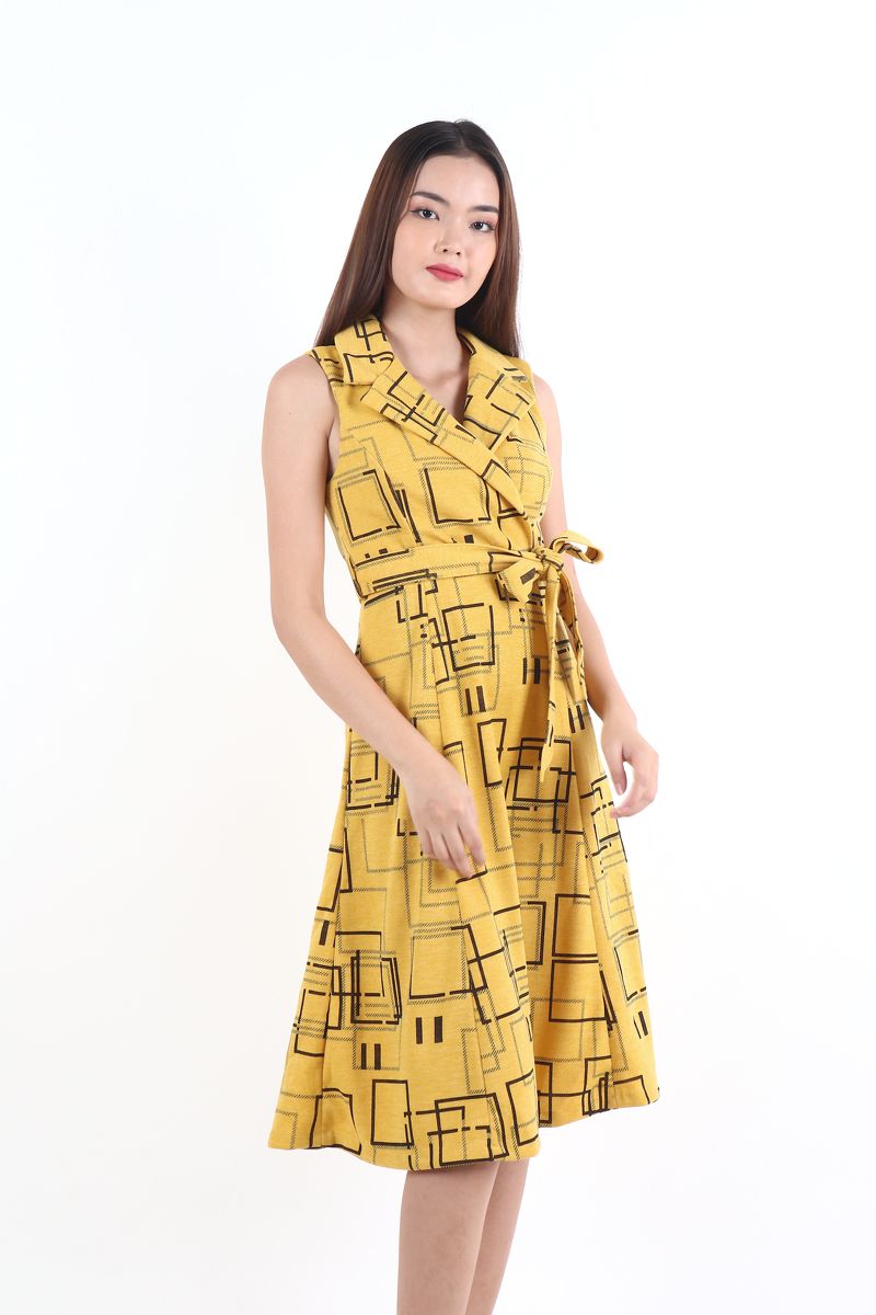 Đầm sát nách C.Kl3in có dây nịt, cổ sơmi