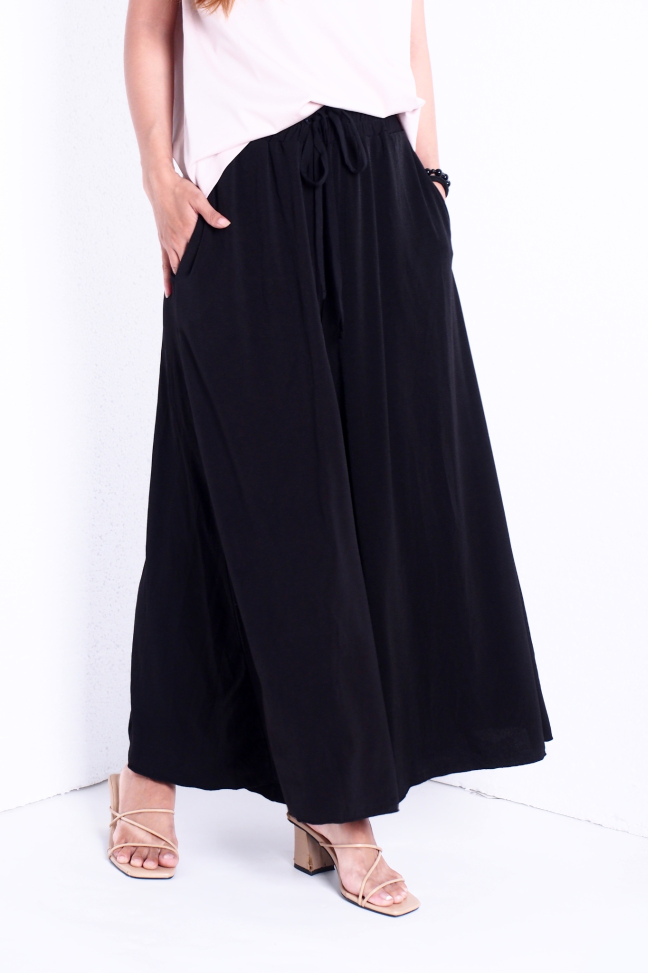 Quần áo người lớn: Chân váy dài xuất Nhật vải thun mềm rũ nhẹ rất đẹp size  người lớn eo từ 77cm đến 86cm