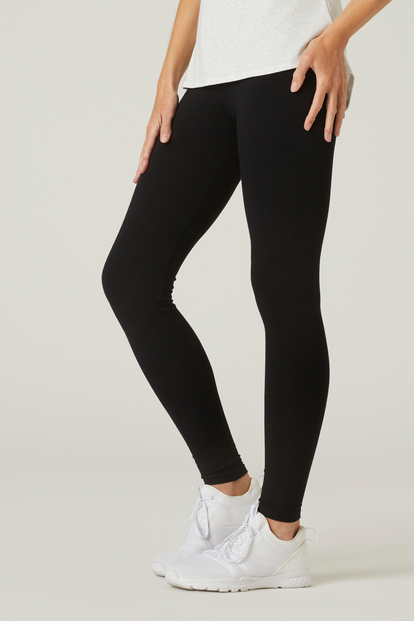 Quần tập DECATHL0N ống ôm