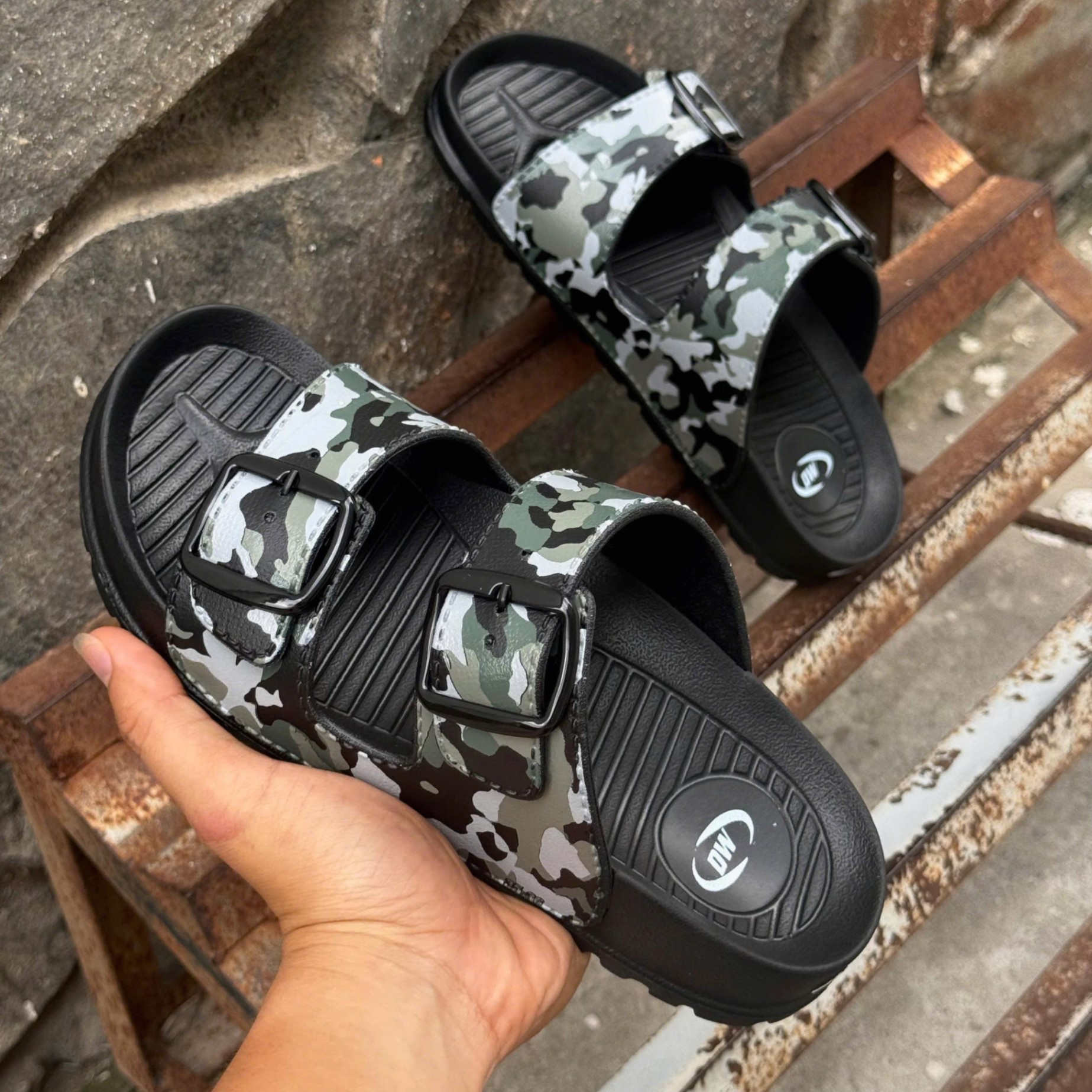 Dép 2 quai nam nữ, chống thấm nước, dép nhẹ và êm chân size 36 đến size 42