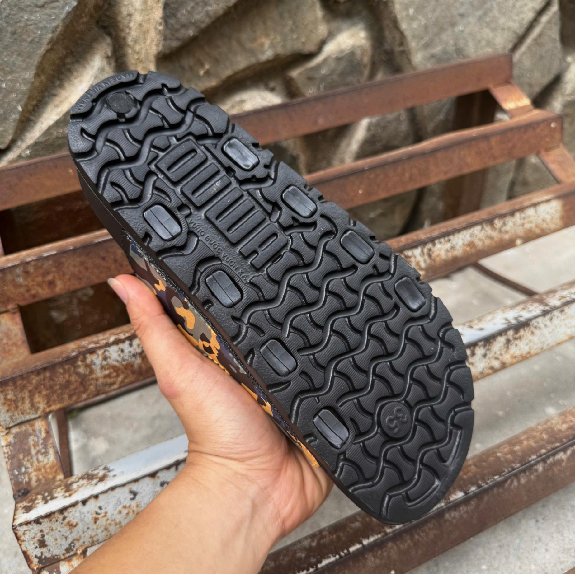 Dép 2 quai nam nữ, chống thấm nước, dép nhẹ và êm chân size 36 đến size 42
