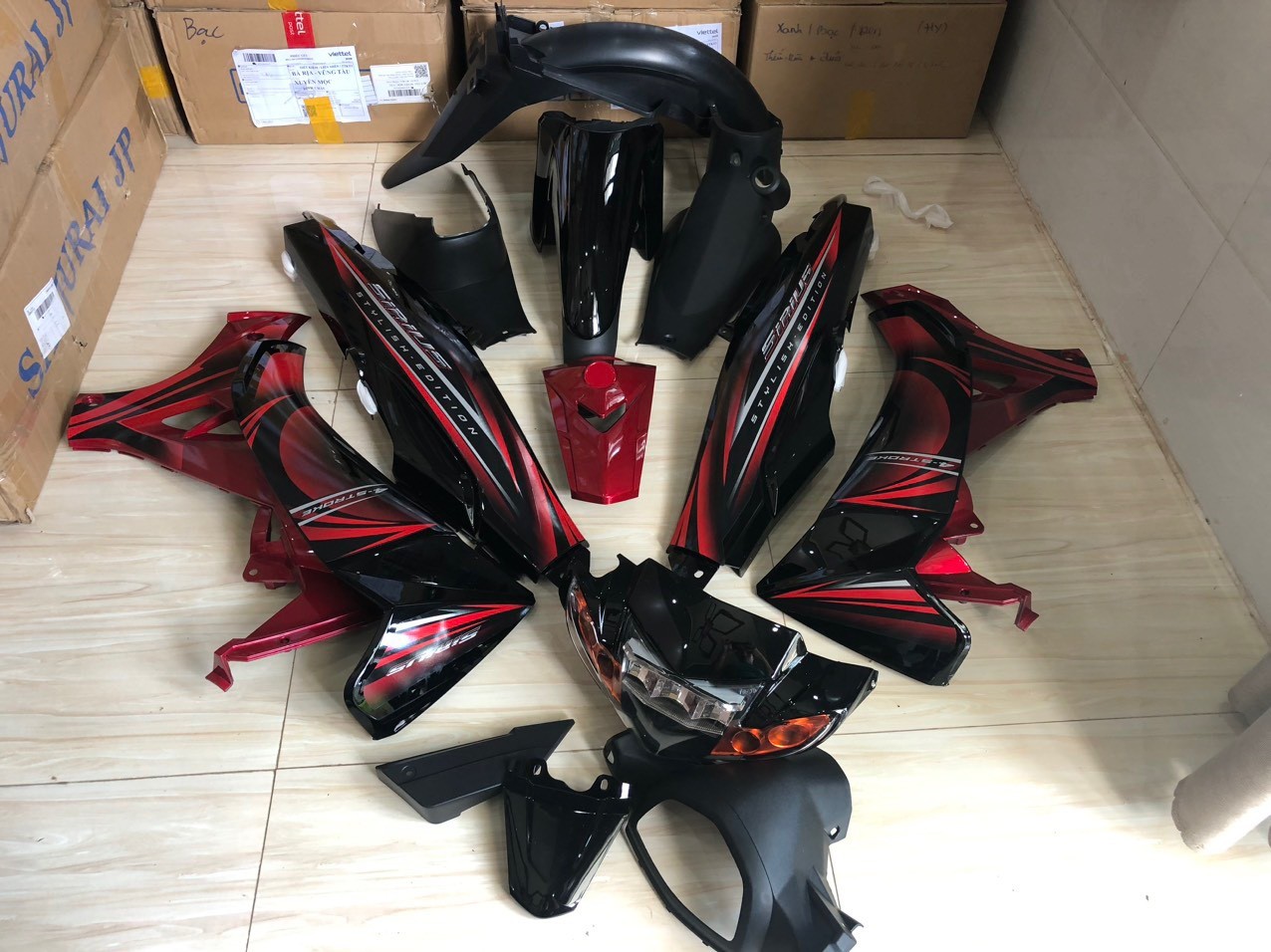 combo dàn áo sirius 1/1 đen ( nạ+trong đỏ kendy) đầu zin/ dè zin. dán tem 1