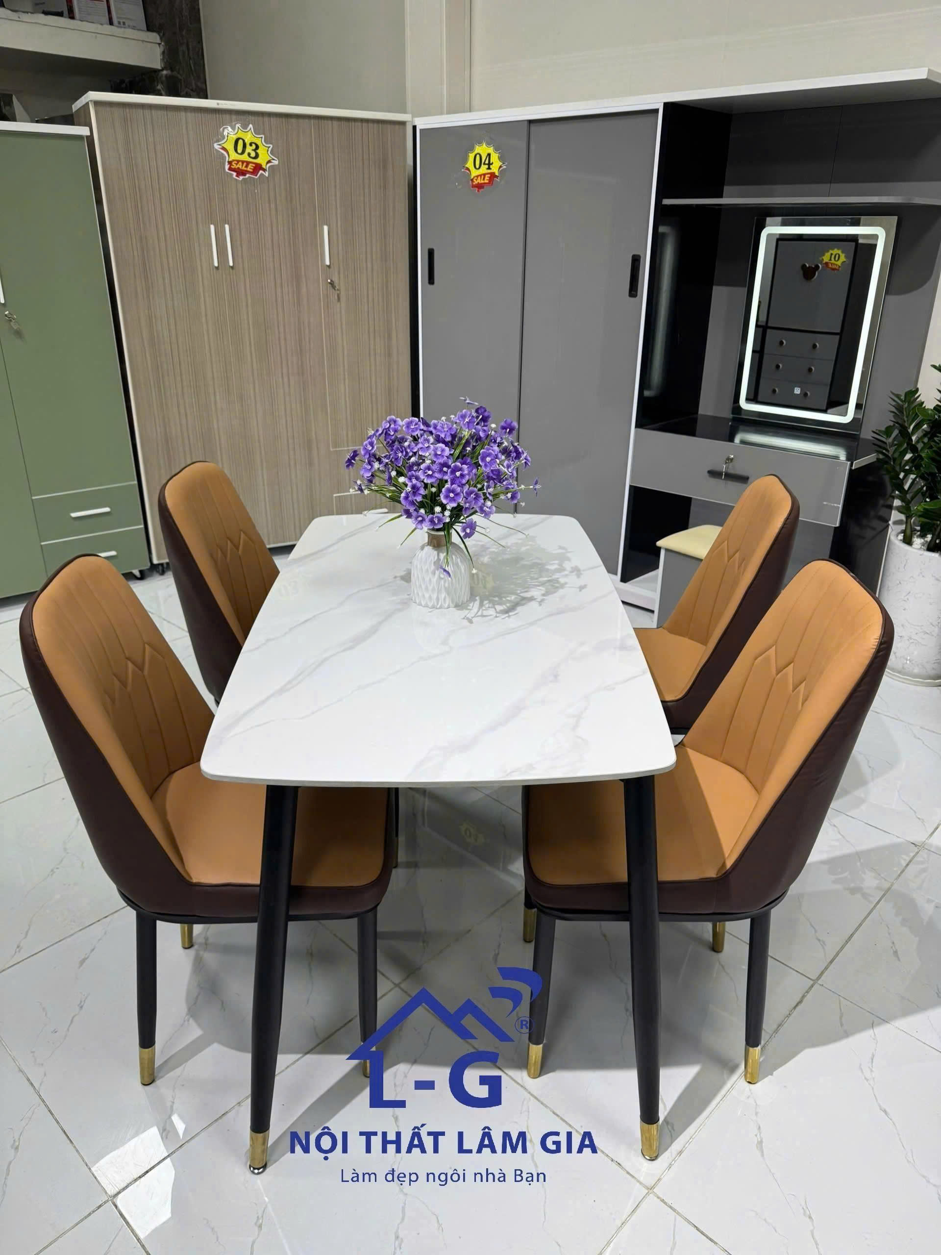 Bộ bàn ăn mặt đá kèm 4 ghế