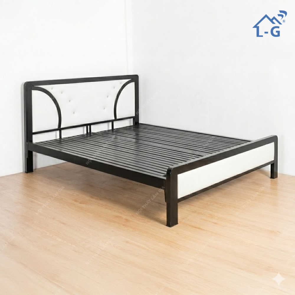 Giường Sắt Hộp 3x6 Mã 126 Có Đầu Nệm (GSHCDN)