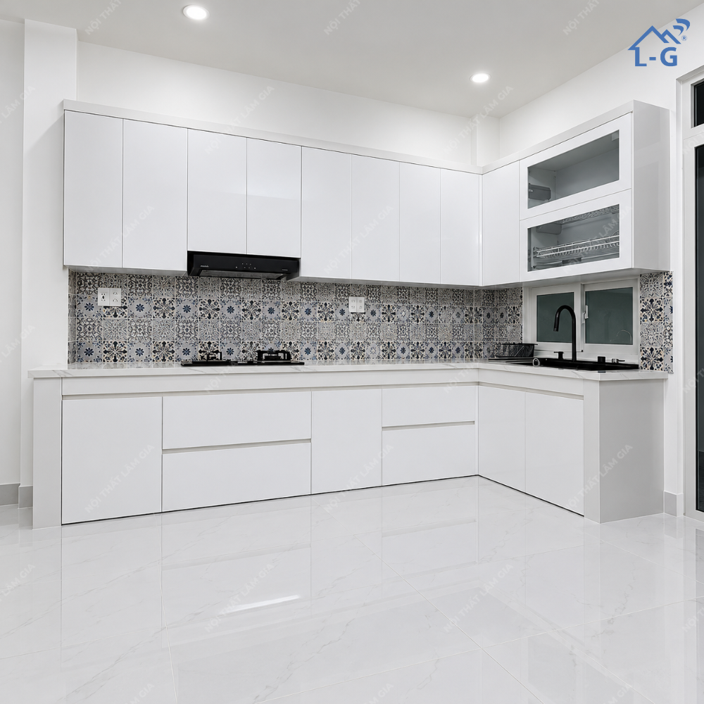 Thi Công Tủ Bếp Khung Nhựa Ecoplast Cánh Nhựa Đặc Phủ Acrylic (TCTB821-LG)