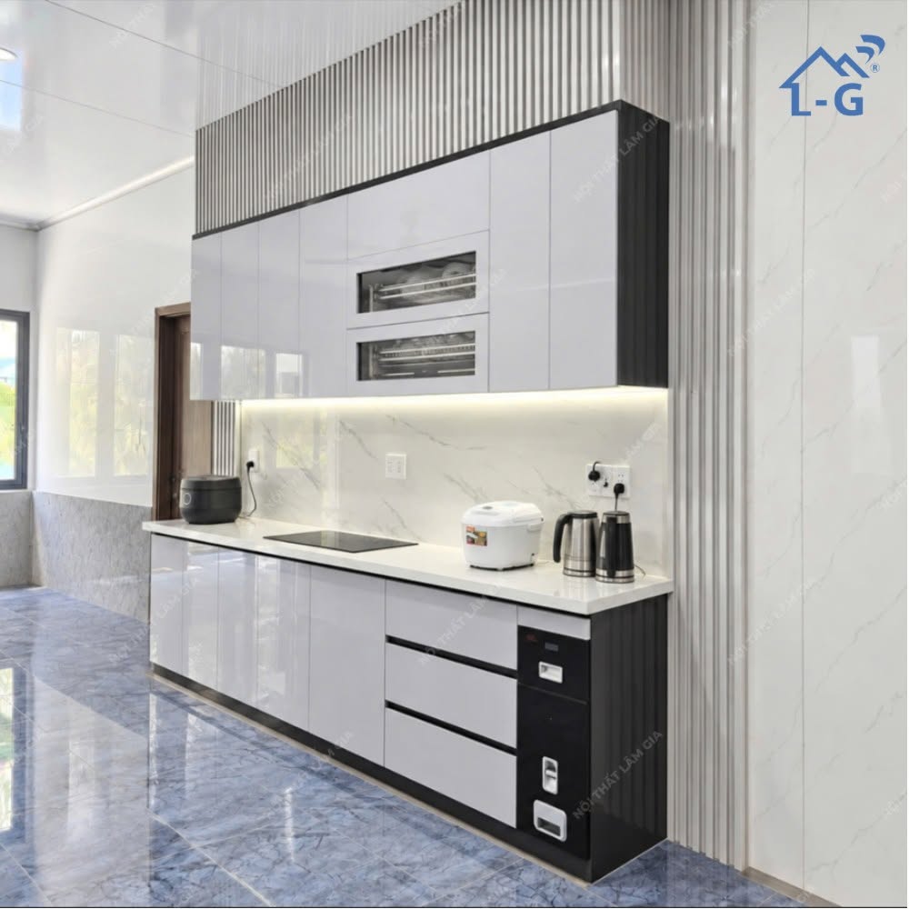Thi Công Tủ Bếp Khung Nhựa Ecoplast Cánh Nhựa Đặc Phủ Acrylic Tráng Gương (TCTB766-LG)