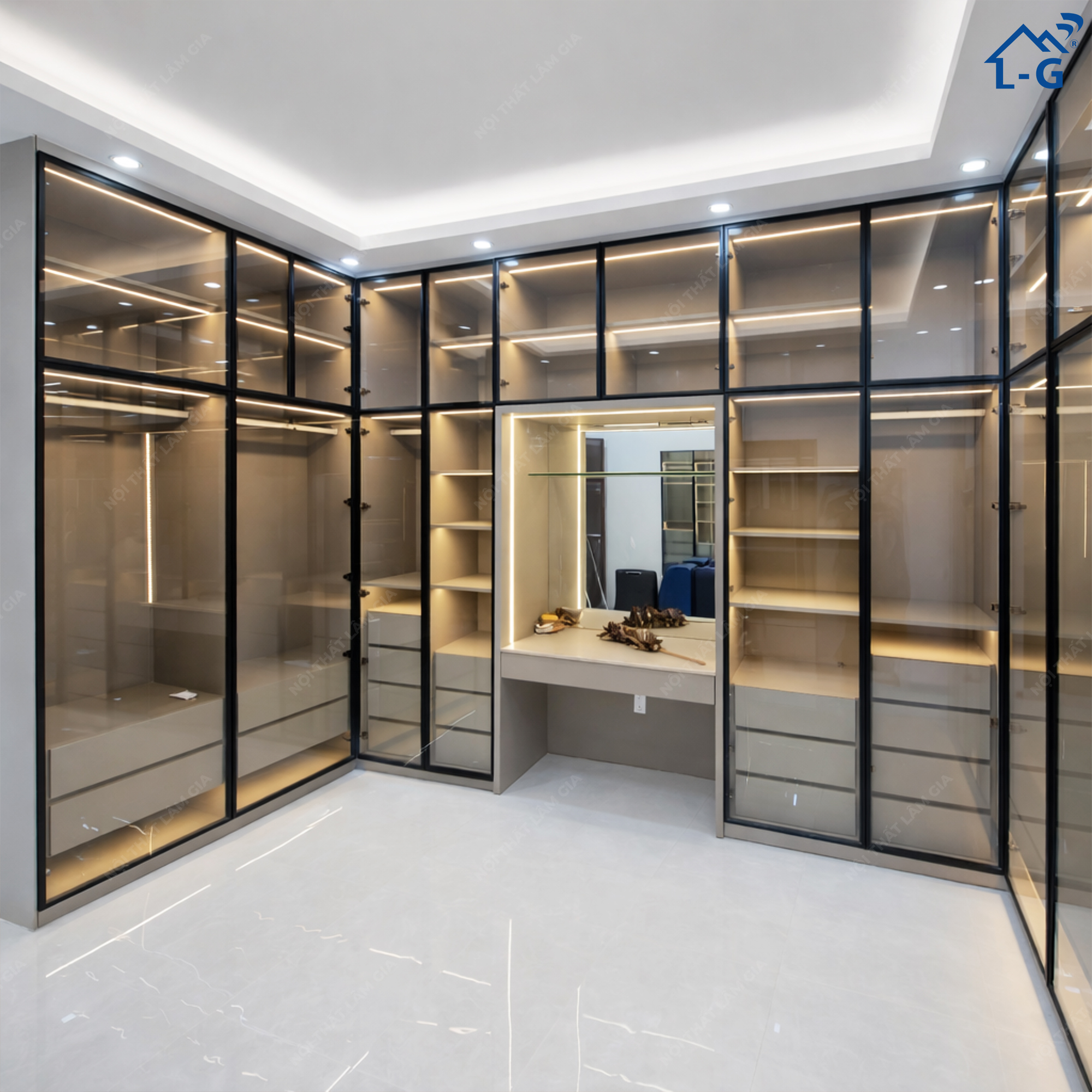 Thi Công Tủ Quần Áo Khung Nhựa Ecoplast Cánh Khung Nhôm Cánh Kính (TQA_LG)