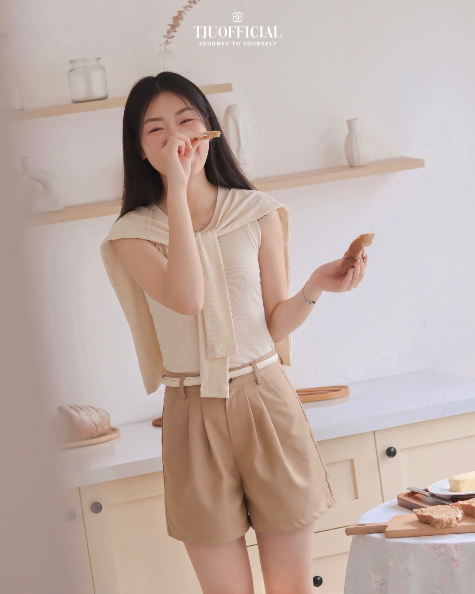 Áo Nắng Dịu Vai Gầy