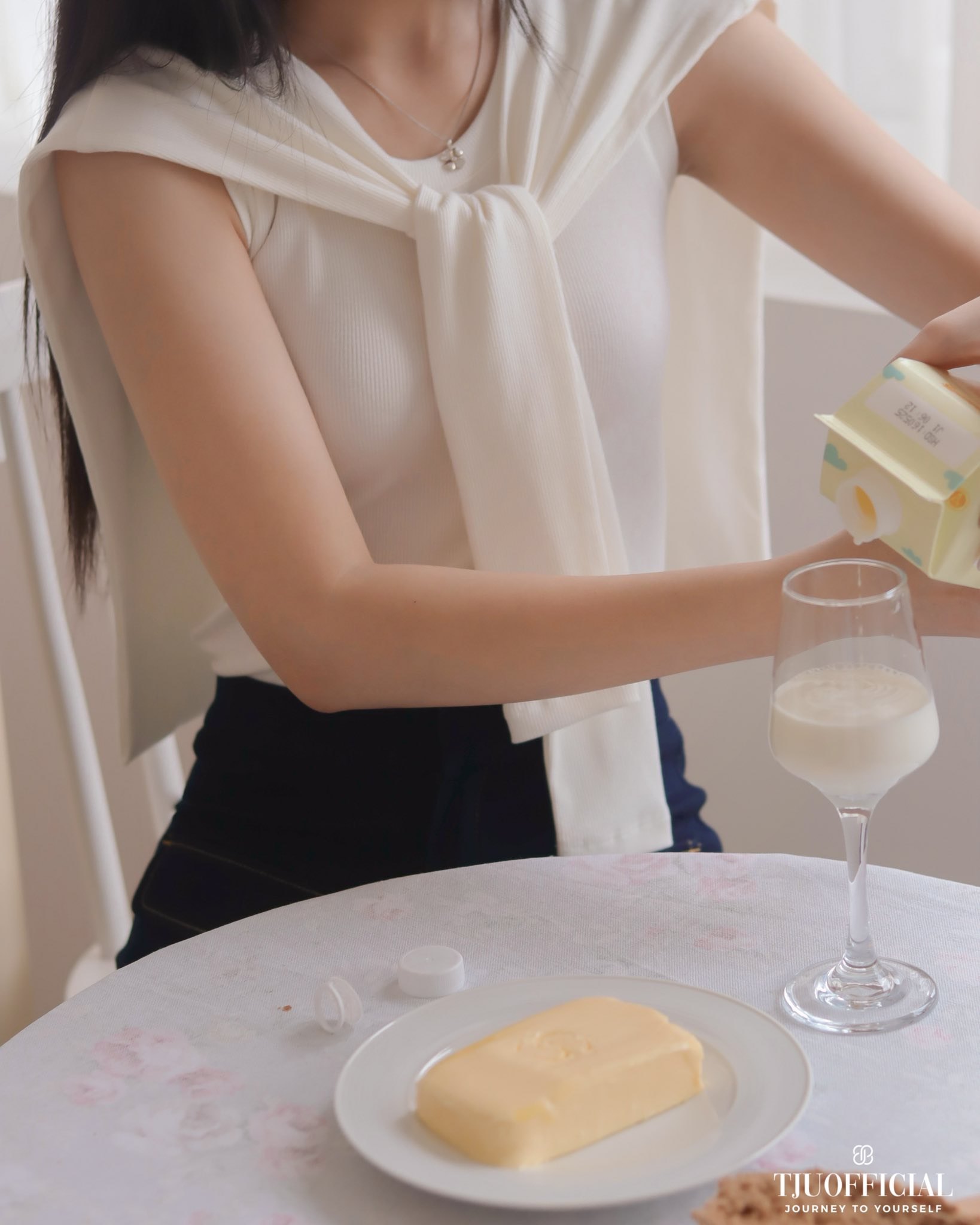 Áo Nắng Dịu Vai Gầy