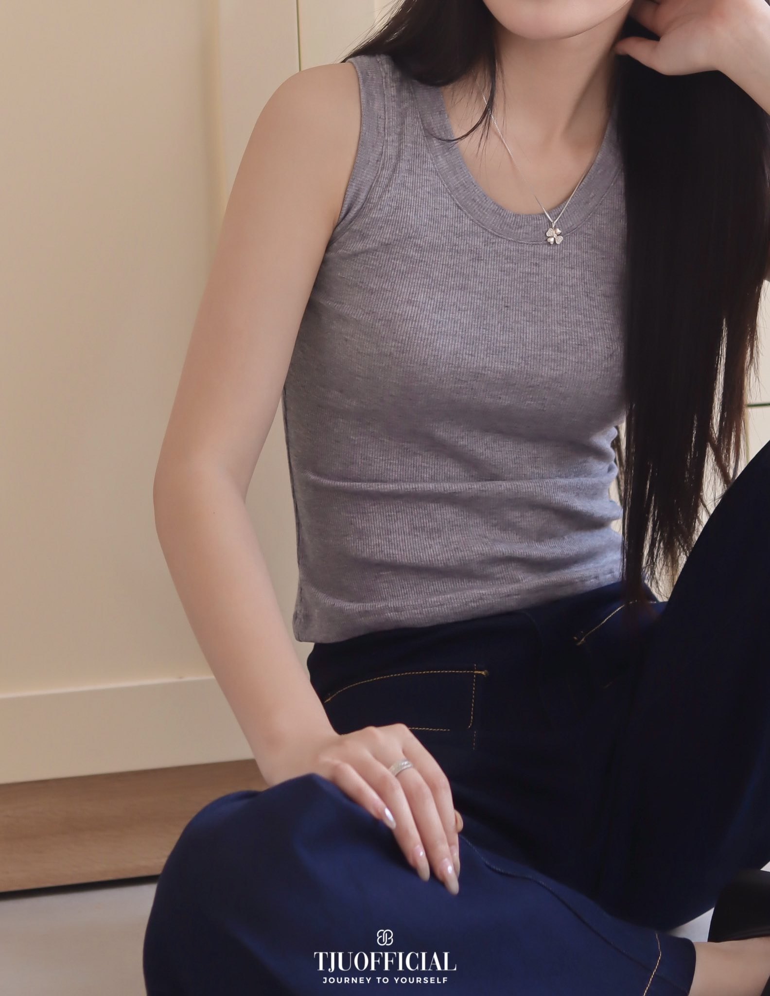 Áo Nắng Dịu Vai Gầy