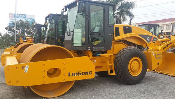 Lý giải nguyên nhân vì sao dòng xe lu rung liugong CLG614 được nhiều người lựa chọn