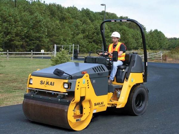 So sánh thông số kĩ thuật xe lu rung 25 tấn LiuGong CLG6114 và Dynapac CA250