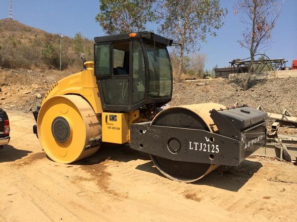Đặc điểm nổi bật của xe lu tĩnh 3 bánh so với các dòng khác