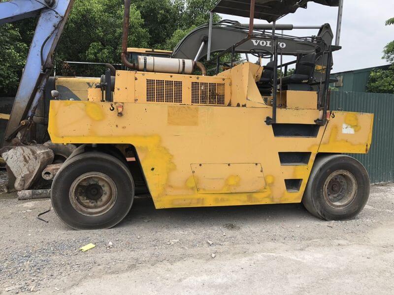 Khám phá những chi tiết đặc biệt của xe lu lốp BOMAG BW 20R