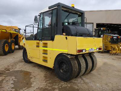 Xe lu lốp BOMAG BW24R-2004