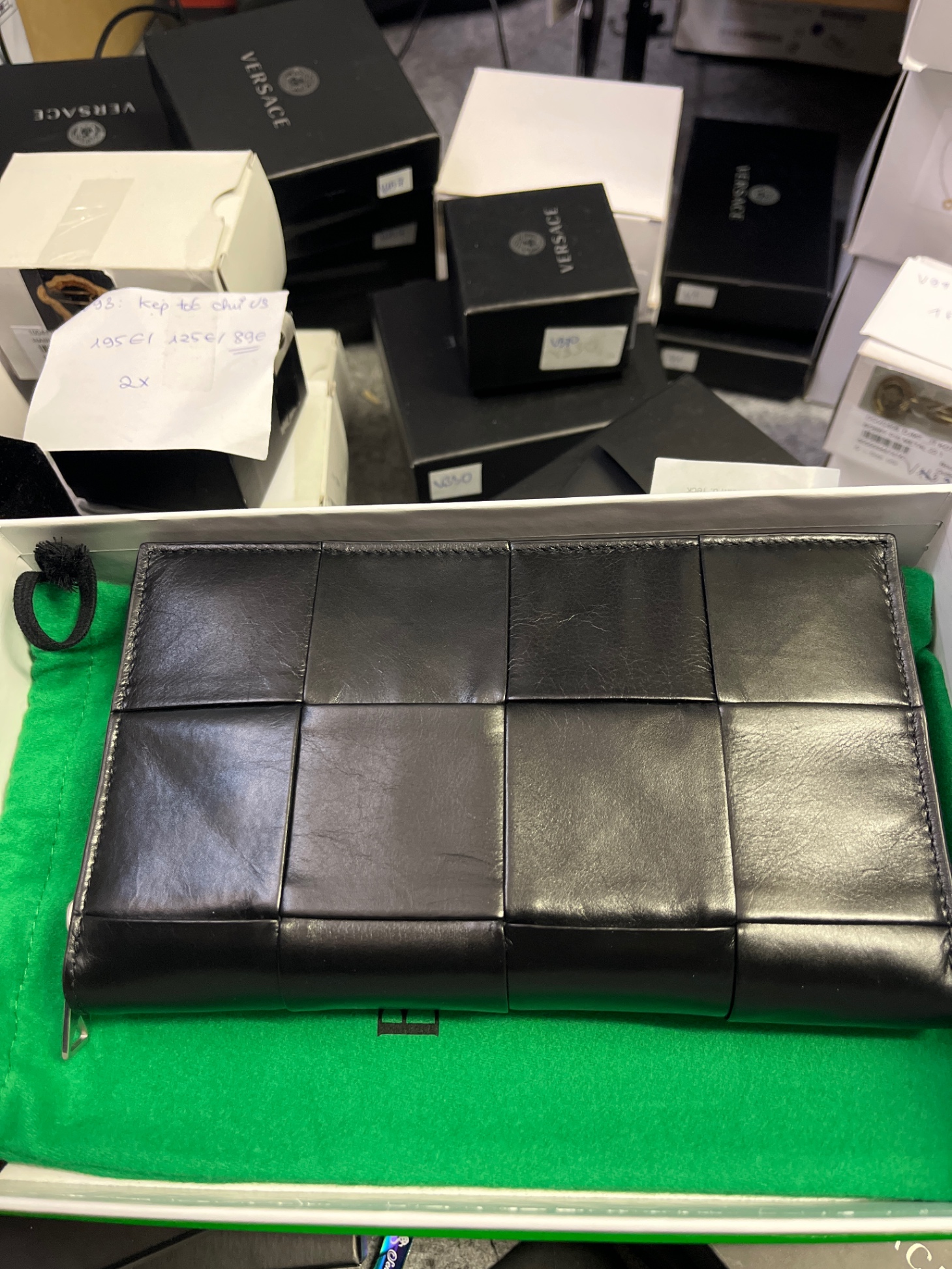 Ví dài màu đen - Bottega Veneta