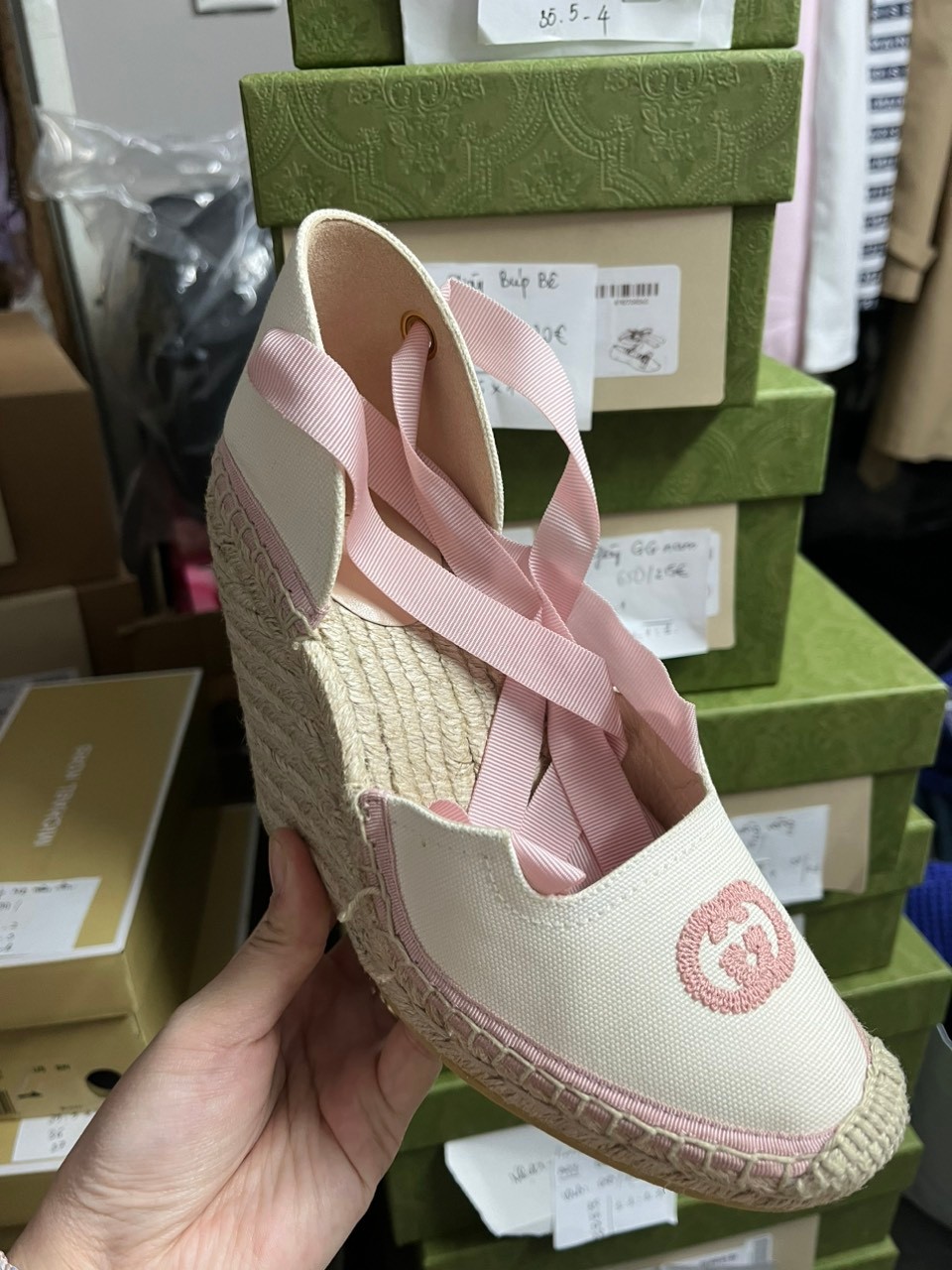 Giày Gucci đế cói trắng hồng