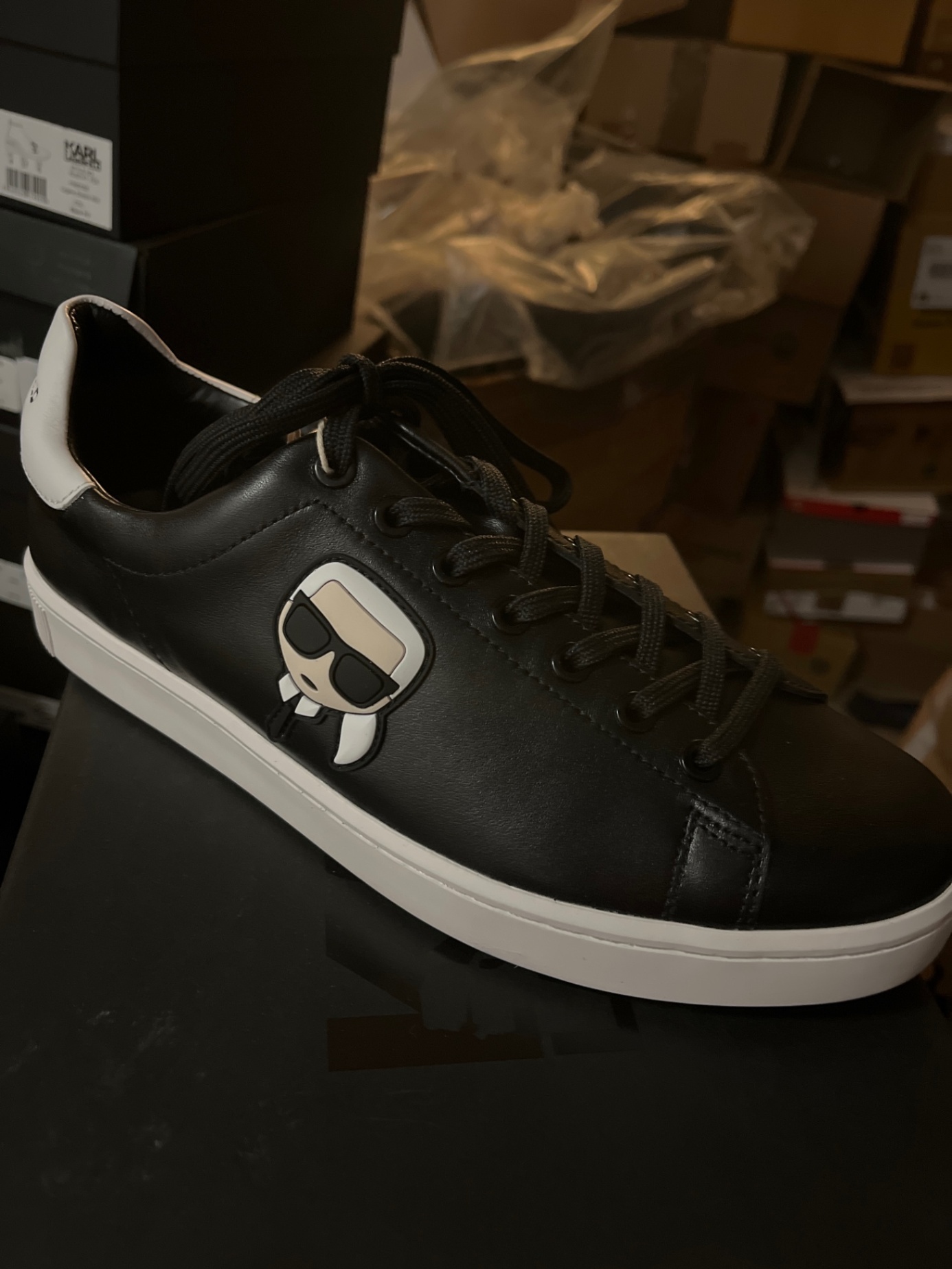 Sneaker Karl nam màu đen